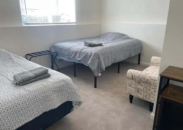 New Remodel 1,800sf With 8 Beds *