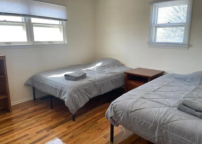 New Remodel 1,800sf With 8 Beds *